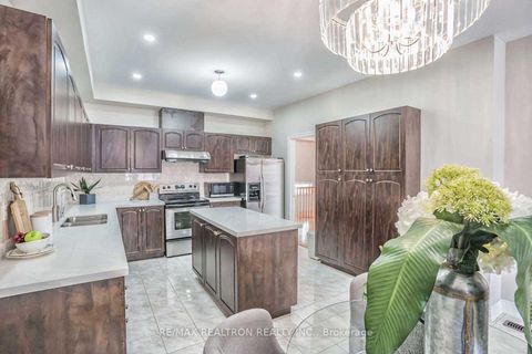 Photo 7 at 32 Tom Wells Crescent, Steeles, Toronto