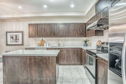 Photo 9 at 32 Tom Wells Crescent, Steeles, Toronto