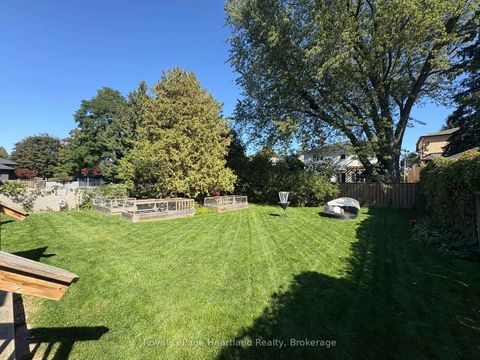 Photo 2 at 15 SCARBOROUGH HEIGHTS Boulevard, Cliffcrest, Toronto