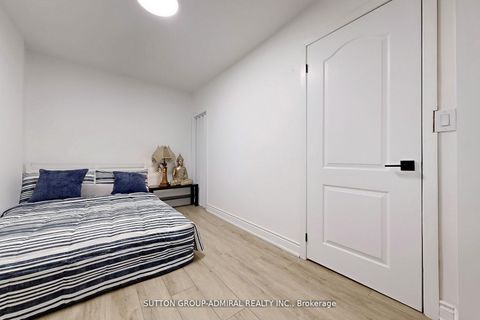 Photo 20 at 14 Spears Street, Smythe, Toronto