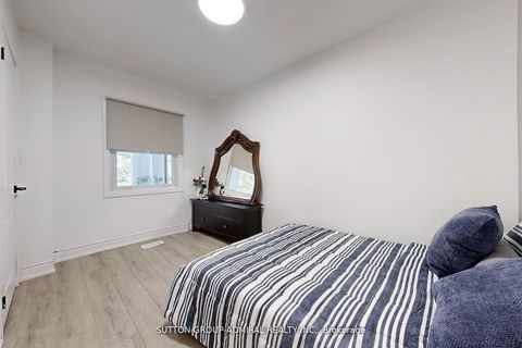 Photo 21 at 14 Spears Street, Smythe, Toronto