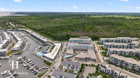 Photo 3 at 409 - 333 Sunseeker Avenue, Rural Innisfil, Innisfil