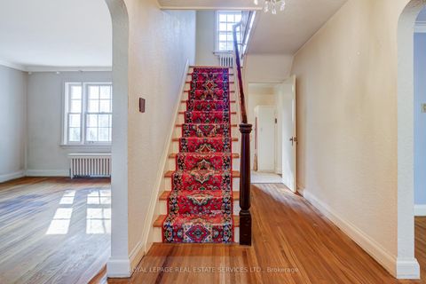 Photo 6 at 25 Ashton Manor, Queensway, Toronto