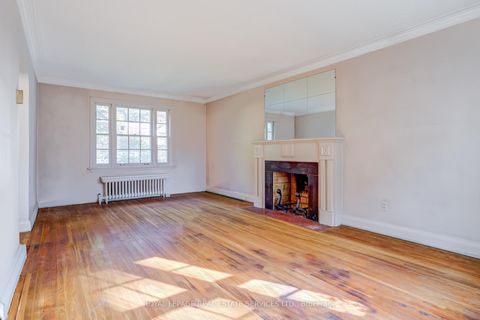 Photo 9 at 25 Ashton Manor, Queensway, Toronto