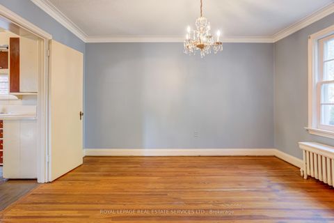 Photo 11 at 25 Ashton Manor, Queensway, Toronto