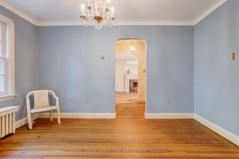 Photo 12 at 25 Ashton Manor, Queensway, Toronto