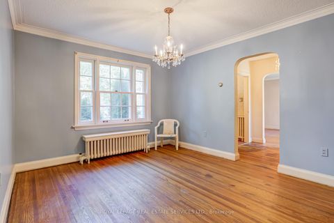 Photo 13 at 25 Ashton Manor, Queensway, Toronto