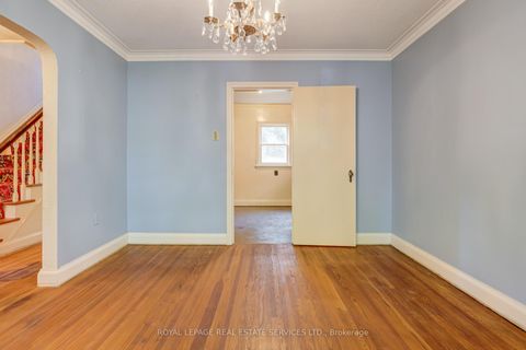 Photo 15 at 25 Ashton Manor, Queensway, Toronto