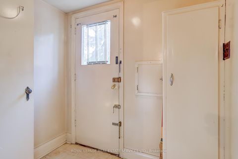Photo 34 at 25 Ashton Manor, Queensway, Toronto