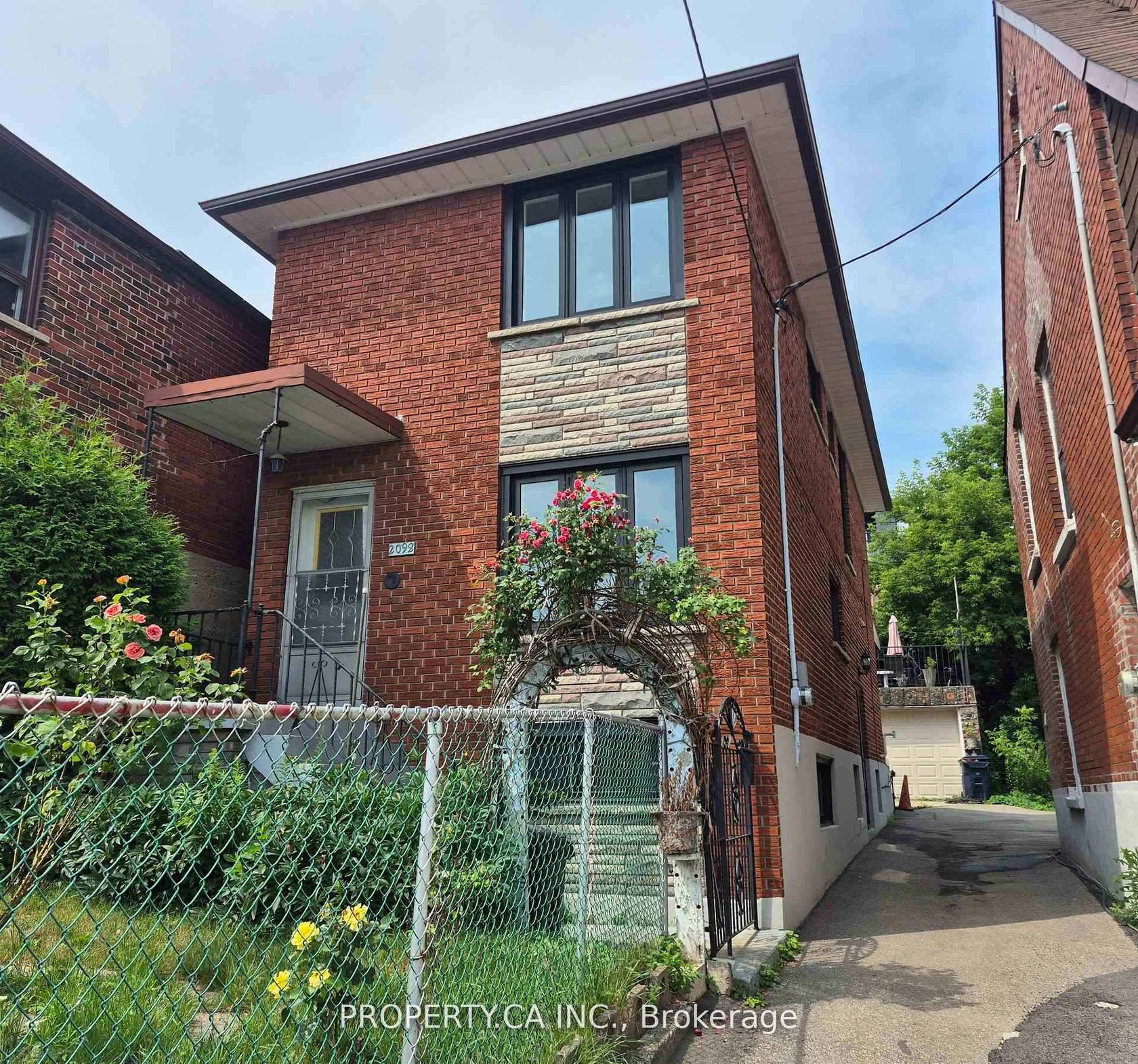 2098 Dufferin Street, Fairbank, Toronto by Alessia Polo 2098 Dufferin Street, Fairbank, Toronto
