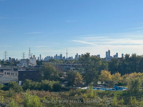 Photo 10 at 405 - 160 Vanderhoof Avenue, Thorncliffe Park, Toronto