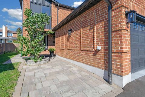 Photo 1 at 74 Andrea Lane, East Woodbridge, Vaughan