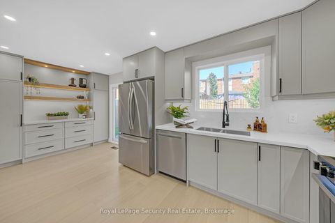 Photo 8 at 74 Andrea Lane, East Woodbridge, Vaughan Photo 8 at 74 Andrea Lane, East Woodbridge, Vaughan