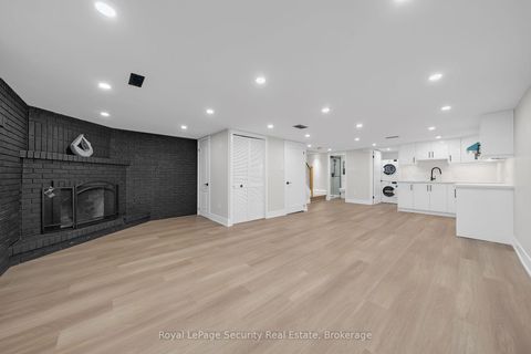 Photo 26 at 74 Andrea Lane, East Woodbridge, Vaughan