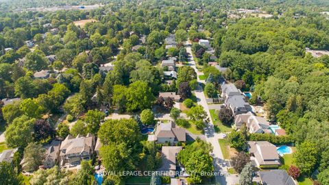 Photo 1 at 122 Selgrove Crescent, SW Southwest, Oakville