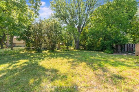 Photo 19 at 122 Selgrove Crescent, SW Southwest, Oakville