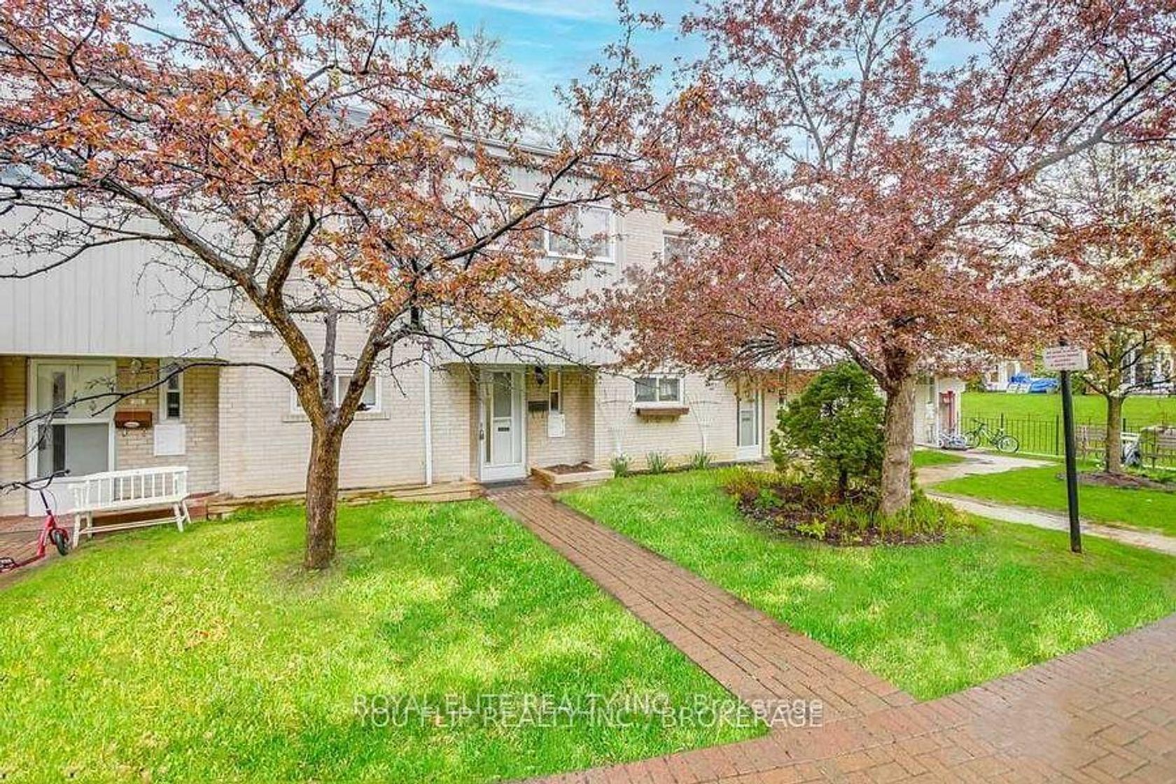 151 - 9 Esterbrooke Avenue, Don Valley Village, Toronto 
