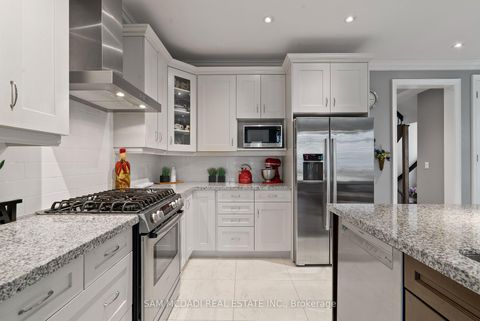 Photo 10 at 2469 Chateau Common, BC Bronte Creek, Oakville