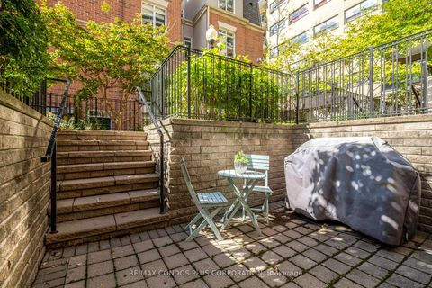 Photo 2 at 134 - 415 Jarvis Street, South St. James Town, Toronto