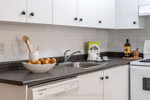Photo 8 at 134 - 415 Jarvis Street, South St. James Town, Toronto