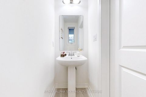 Photo 3 at 63 McCague Street, Rural Richmond Hill, Richmond Hill