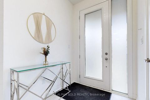 Photo 4 at 63 McCague Street, Rural Richmond Hill, Richmond Hill