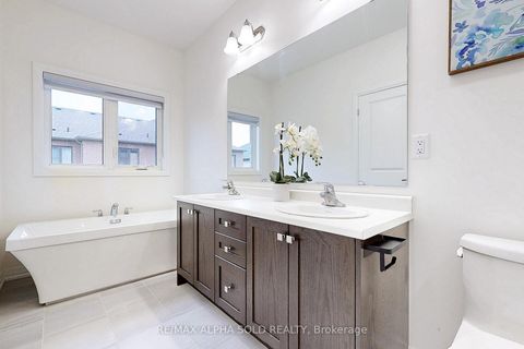 Photo 7 at 63 McCague Street, Rural Richmond Hill, Richmond Hill