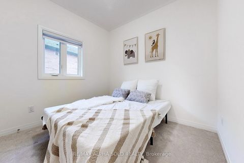 Photo 11 at 63 McCague Street, Rural Richmond Hill, Richmond Hill