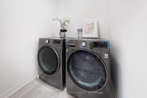 Photo 13 at 63 McCague Street, Rural Richmond Hill, Richmond Hill