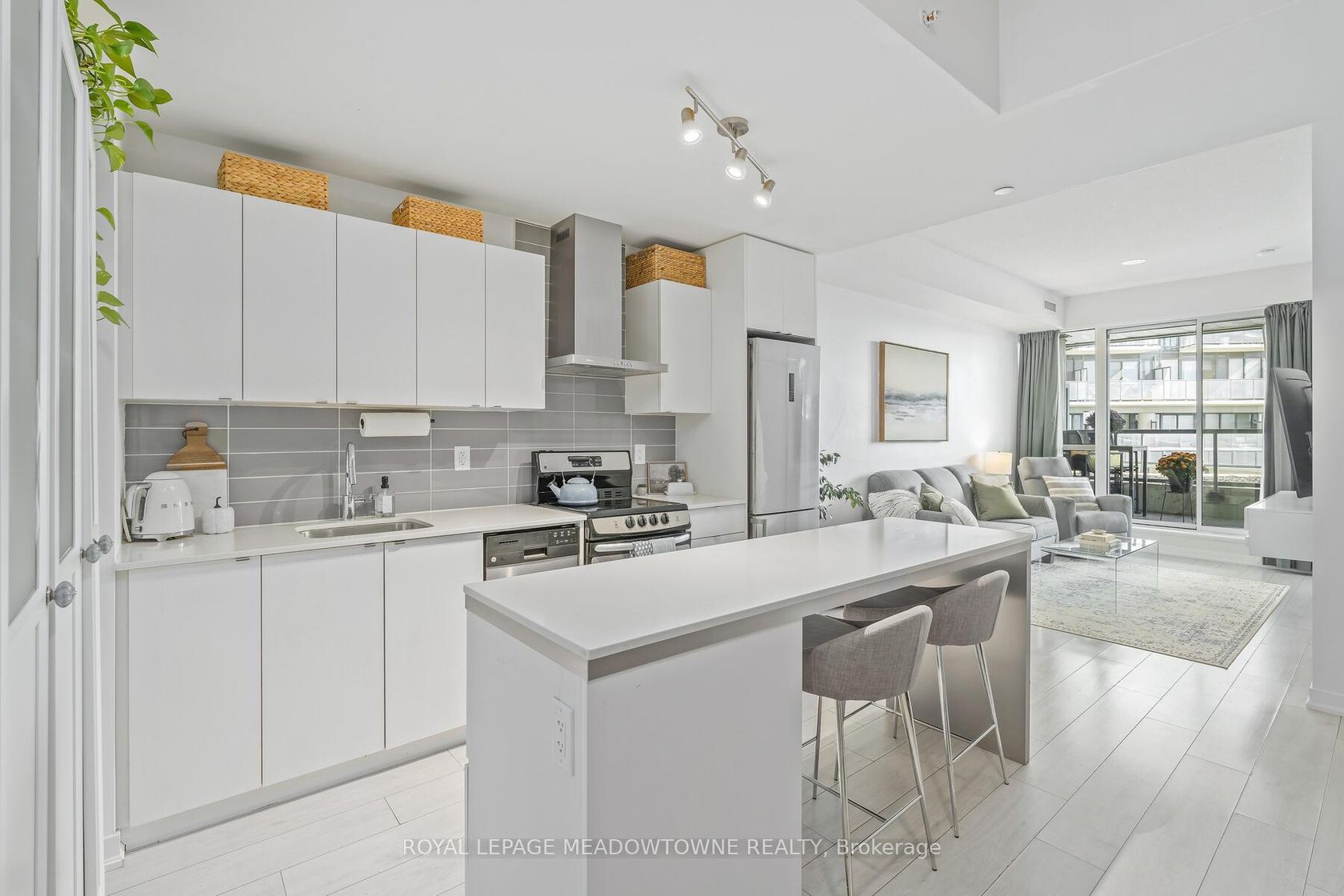 510 - 51 East Liberty Street, Niagara, Toronto by Alessia Polo 510 - 51 East Liberty Street, Niagara, Toronto