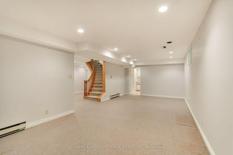 Photo 36 at 19 Holita Road, Newtonbrook West, Toronto