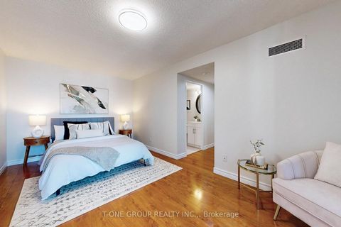 Photo 7 at 808 - 2550 Lawrence Avenue E, Dorset Park, Toronto