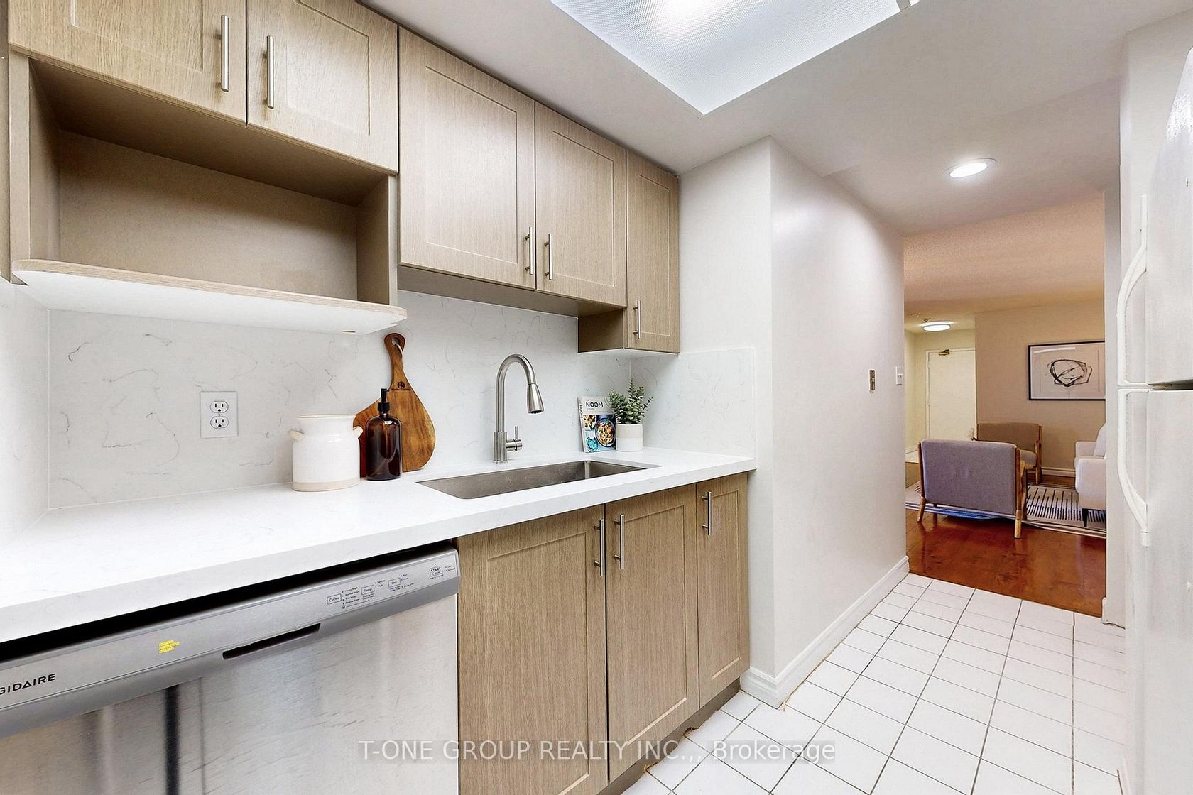 808 - 2550 Lawrence Avenue E, Dorset Park, Toronto 