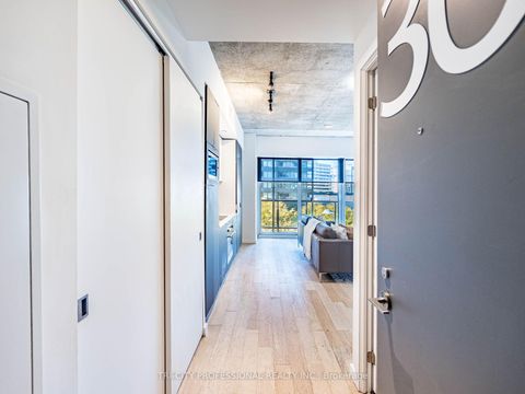Photo 3 at 304 - 170 Bayview Avenue, Waterfront Communities C8, Toronto