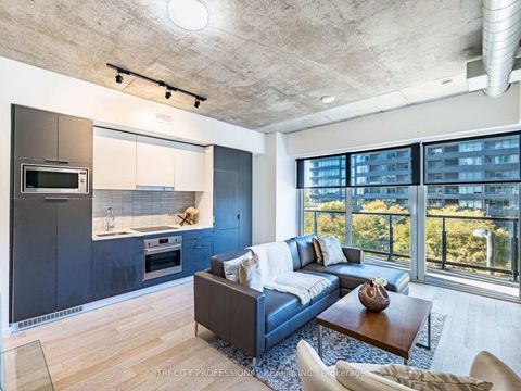 Photo 9 at 304 - 170 Bayview Avenue, Waterfront Communities C8, Toronto