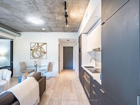 Photo 18 at 304 - 170 Bayview Avenue, Waterfront Communities C8, Toronto