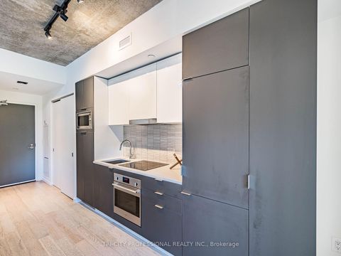Photo 19 at 304 - 170 Bayview Avenue, Waterfront Communities C8, Toronto