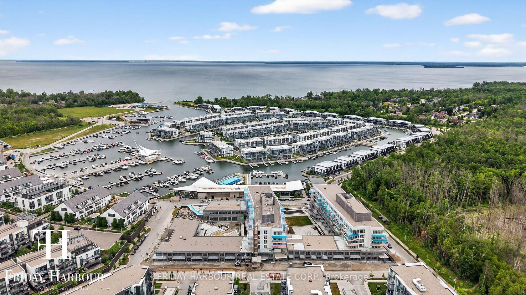 416 - 333 Sunseeker Avenue, Rural Innisfil, Innisfil photo number 2 416 - 333 Sunseeker Avenue, Rural Innisfil, Innisfil photo number 2