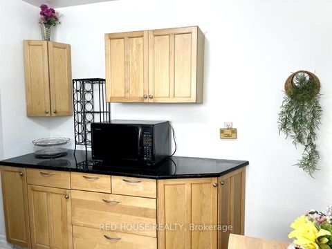 Photo 3 at 40 North Woodrow Boulevard, Birchmount, Toronto