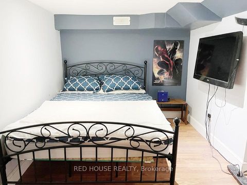 Photo 11 at 40 North Woodrow Boulevard, Birchmount, Toronto