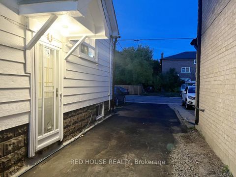 Photo 16 at 40 North Woodrow Boulevard, Birchmount, Toronto