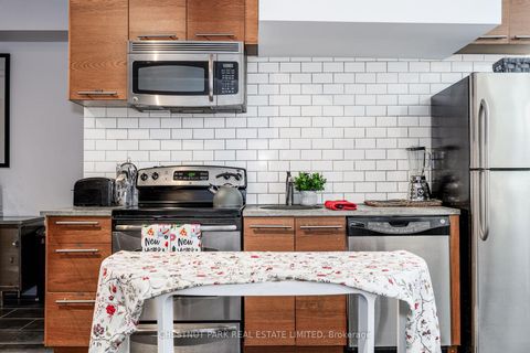 Photo 28 at 21 Isabella Street, Yonge Corridor, Toronto Photo 28 at 21 Isabella Street, Yonge Corridor, Toronto