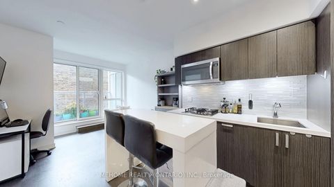 Photo 6 at 204 - 501 St. Clair Avenue W, Casa Loma, Toronto