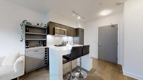Photo 7 at 204 - 501 St. Clair Avenue W, Casa Loma, Toronto