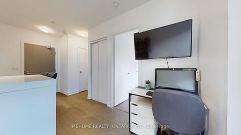 Photo 10 at 204 - 501 St. Clair Avenue W, Casa Loma, Toronto