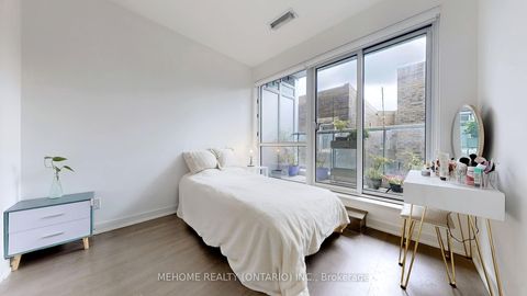 Photo 13 at 204 - 501 St. Clair Avenue W, Casa Loma, Toronto