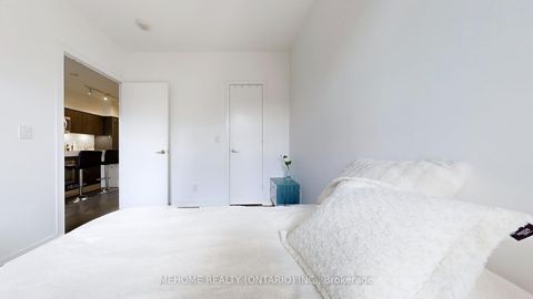 Photo 15 at 204 - 501 St. Clair Avenue W, Casa Loma, Toronto