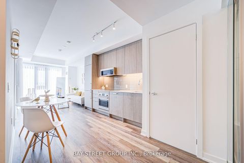 Photo 12 at 320 - 250 Lawrence Avenue W, Lawrence Park North, Toronto