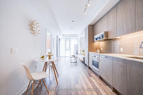 Photo 14 at 320 - 250 Lawrence Avenue W, Lawrence Park North, Toronto