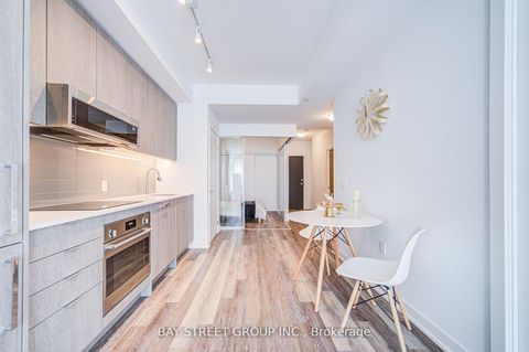 Photo 16 at 320 - 250 Lawrence Avenue W, Lawrence Park North, Toronto